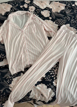 Pink Striped Pyjama Set – Victoria’s Secret Style | Primark Size S, merk: Primark, staat: Nieuw zonder prijskaartje, maat: S / 36 / 8, € 8,50, € 9,63 inclusief Kopersbescherming