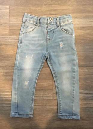 Jeans bimbo Primark, merk: Primark, staat: Heel goed, maat: 12-18 maanden / 80 cm, € 2,00, € 2,80 inclusief Kopersbescherming