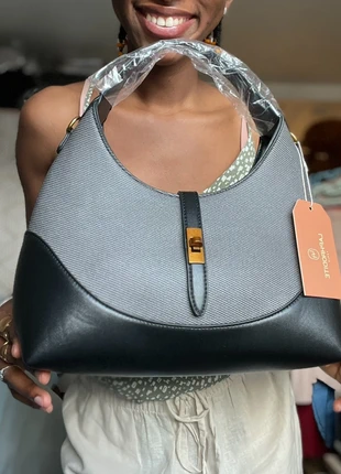 Sac à main avec bandoulière noir jamais utilisé, staat: Heel goed, € 35,00, € 37,45 inclusief Kopersbescherming