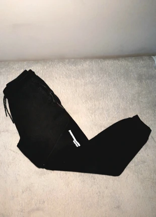 Pantalon survêtement jogging noir Laredoute taille 16ans, brand: Noir, condition: Very good, size: 16 years / 176 cm, €4.00, €4.90 includes Buyer Protection