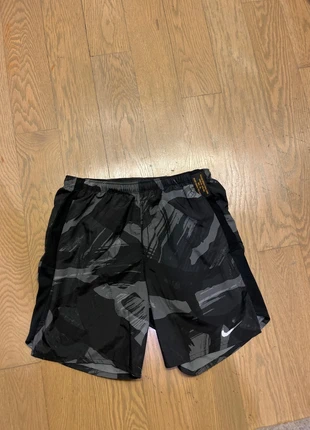 Short de sport Nike, marque: Nike, état: Très bon état, taille: S, 15,00 €, 16,45 € Protection acheteurs incluse