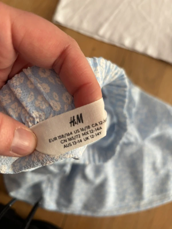 Ensemble jupe et t-shirt H&M - photo numéro 2
