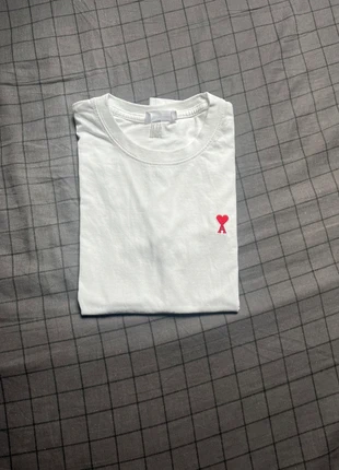 T-Shirt Blanc AMI Taille M, marke: Lo!, zustand: Neu, größe: M, 35,00 €, 37,45 € inklusive Vinted-Käuferschutz