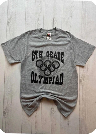 T-shirt tee shirt imprimer fruit of the loom  Olympiade 6ème année gris, merk: Fruit of the Loom, staat: Heel goed, maat: S, € 13,00, € 14,35 inclusief Kopersbescherming