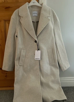 Cream oversized jacket, brand: Bershka, condition: New with tags, size: XS / 34 / 6, €30.00, €32.20 includes Buyer Protection