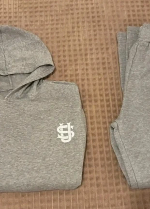 Ensemble streetwear gris taille M, marke: Aesthetic, zustand: Neu, größe: M, 29,90 €, 32,10 € inklusive Vinted-Käuferschutz