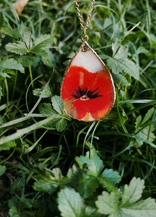Collana papavero resina fatta a mano, brand: collana in resina, condizioni: Nuovo con cartellino, €10.00, €11.20 include la Protezione acquisti