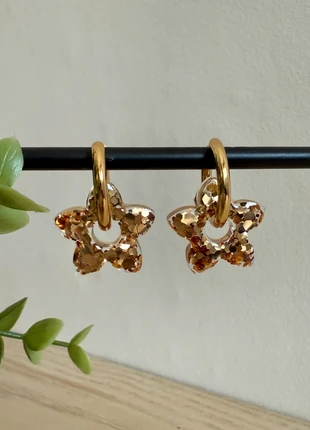 Pampilles 2cm en résine. Sans créole, staat: Heel goed, € 2,50, € 3,33 inclusief Kopersbescherming Pro