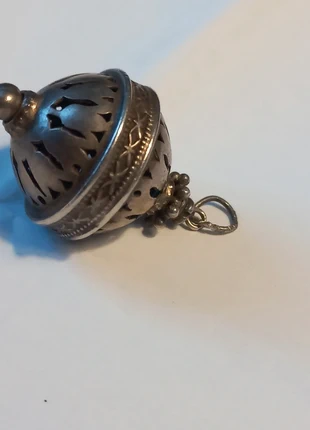 Pendentif ancien en argent ciselé, merk: Argent, staat: Heel goed, € 26,00, € 28,00 inclusief Kopersbescherming