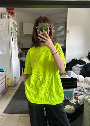 T-shirt jaune fluo taille xs bershka, marca: Bershka, estado: Muito bom, tamanho: XS / 34 / 6, €6.00, €7.00 inclui Proteção do Comprador