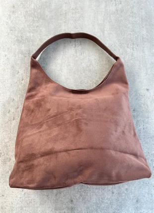 Sac à main besace marron en daim, marque: Vintage Dressing, état: Très bon état, 30,00 €, 32,20 € Protection acheteurs incluse
