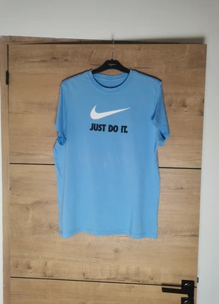T-shirt Nike bleu ciel garçon XL (13–15 ans), marca: Nike, estado: Muito bom, tamanho: XL, €12.00, €13.30 inclui Proteção do Comprador