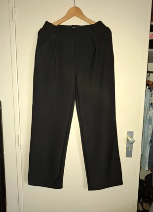 Zwarte pantalon Yu @Me, merk: Yu & Me, staat: Heel goed, maat: XL / 42 / 14, € 7,50, € 8,58 inclusief Kopersbescherming