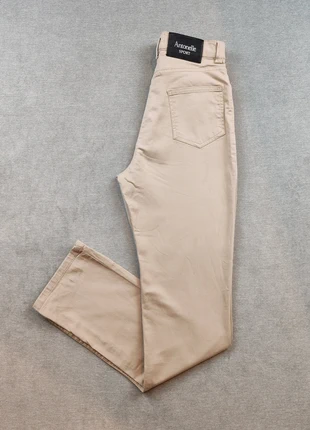 Jean léger Antonelle femme coupe droite beige crème taille 38, marke: Antonelle, zustand: Sehr gut, größe: M / 38 / 10, 4,00 €, 4,90 € inklusive Vinted-Käuferschutz