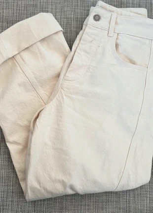 Vaqueros Zara Cream Jeans High Waist Fit – Soft Neutral Tones Must-Have, brand: Zara, condizioni: Nuovo senza cartellino, taglia: XS / IT 38 / EU 34, €14.00, €15.40 include la Protezione acquisti