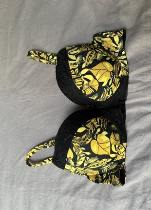 Soutien-gorge push-up tropical noir & jaune - Taille non indiquée (env 85C), merk: Undiz, staat: Heel goed, maat: 70C, € 3,50, € 4,38 inclusief Kopersbescherming