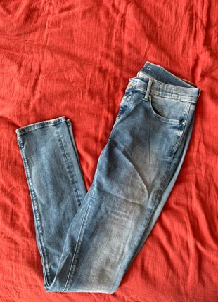 Jean Tommy Hilfiger Nora, marke: Tommy Hilfiger, zustand: Sehr gut, größe: M / 38 / 10, 15,00 €, 16,45 € inklusive Vinted-Käuferschutz