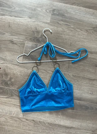 Samttop mit goldenen Ringen, marke: Sonstiges, zustand: Sehr gut, größe: S / 36 / 8, 10,00 €, 11,20 € inklusive Vinted-Käuferschutz