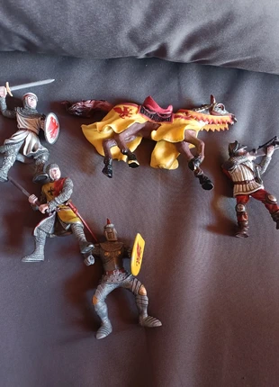 Medieval knits and horse, condition: Good, size: One size, £10.00, £11.10 includes Buyer Protection