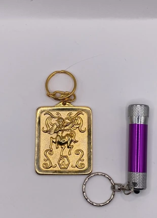 Saint Seiya Cavalieri dello Zodiaco Portachiavi Metallo Sagitter, merk: Saint Seiya, staat: Heel goed, maat: Universeel, € 8,00, € 9,10 inclusief Kopersbescherming