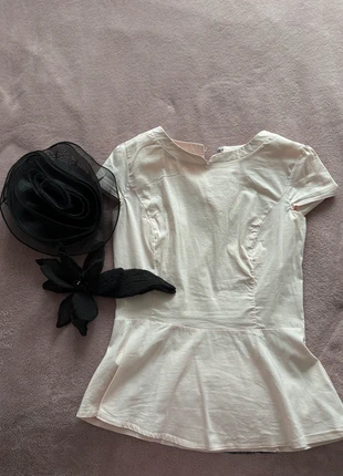 rosane kurzarmbluse mit Broschen, merk: Fofy, staat: Heel goed, maat: XS / 34 / 6, € 9,00, € 10,15 inclusief Kopersbescherming