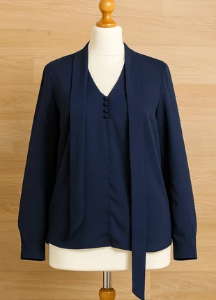 Très jolie blouse satinée de la marque Camaïeu, couleur bleu marine., marca: Camaïeu, estado: Novo sem etiquetas, tamanho: M / 38 / 10, €8.00, €9.10 inclui Proteção do Comprador