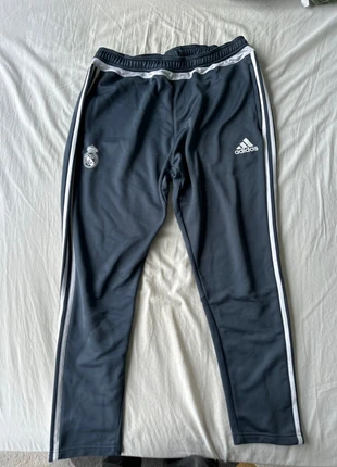 Jogging adidas gris Réal de Madrid taille Xl, marca: adidas, estado: Muito bom, tamanho: XL, €12.00, €13.30 inclui Proteção do Comprador