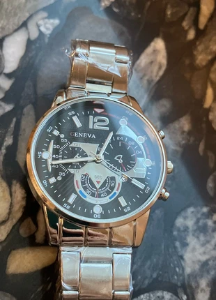 Orologio da uomo Geneva – Nuovo, pellicolato, look sportivo ed economico, marke: Geneva, zustand: Neu, größe: 39–42 mm, 5,00 €, 5,95 € inklusive Vinted-Käuferschutz