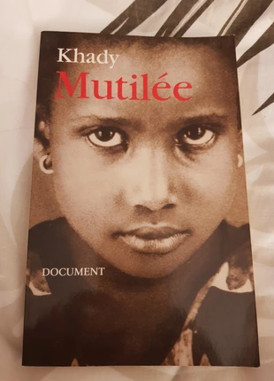 Livre Khady Mutilée, zustand: Sehr gut, 2,00 €, 2,80 € inklusive Vinted-Käuferschutz