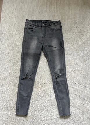 Jean gris taille haute, brand: Vs. Miss, condizioni: Ottime, taglia: M / IT 42 / EU 38, €2.00, €2.80 include la Protezione acquisti