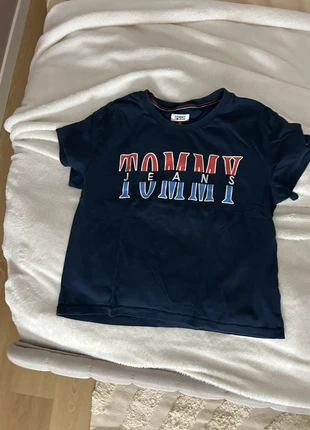 Navy Blue t-shirt- Tommy jeans, marque: Tommy Jeans, état: Très bon état, taille: S, 2,50 €, 3,33 € Protection acheteurs incluse