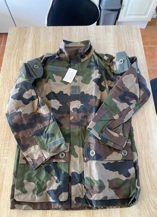 Veste militaire combat T4, marque: Militaire, état: Neuf sans étiquette, taille: S, 12,00 €, 13,30 € Protection acheteurs incluse