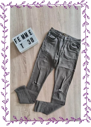 🍂 Jean troué taille 38 / M 🍂, brand: Vs. Miss, condizioni: Buone, taglia: M / IT 42 / EU 38, €9.00, €10.15 include la Protezione acquisti