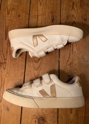 Chaussures Veja à scratch, marke: Veja, zustand: Sehr gut, größe: 37, 65,00 €, 68,95 € inklusive Vinted-Käuferschutz