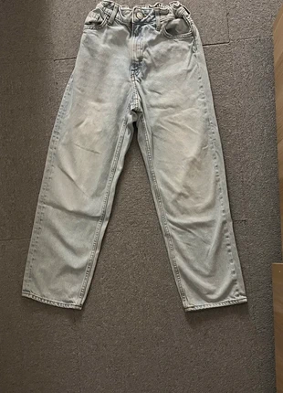 Jean claire large, marke: H&M, zustand: Sehr gut, größe: W27 | DE 42, 9,00 €, 10,15 € inklusive Vinted-Käuferschutz