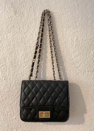 Elegante Umhängetasche mit Kette, brand: Vintage, condizioni: Buone, €3.00, €3.85 include la Protezione acquisti