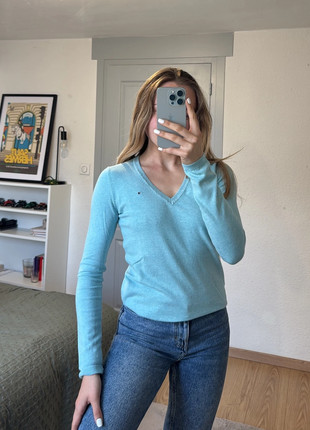 Pull femme Tommy Hilfiger, col V, bleu clair turquoise, en excellent état., brand: Tommy Hilfiger, condition: Very good, size: XS / 34 / 6, 24.80 €, 26.74 € includes Buyer Protection