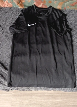 Vend t-shirt/maillot Nike noir taille M, marca: Nike, estado: Muito bom, tamanho: M, €8.00, €9.10 inclui Proteção do Comprador