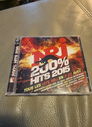 Double CD: NRJ 200% hits 2015 (avec Mark Ronson & Bruno Mars, SIA, Hozier, Christine and the q, état: Très bon état, 2,50 €, 3,33 € Protection acheteurs incluse