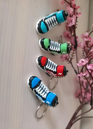 Porte clé, marque: Kiabi, état: Neuf avec étiquette, 3,00 €, 3,85 € Protection acheteurs incluse