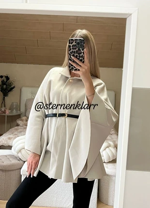 Eleganter Made in Italy Poncho mit Gürteldetail 🤍 Einheitsgröße, marque: Made In Italy, état: Bon état, taille: Taille unique, 20,00 €, 21,70 € Protection acheteurs incluse