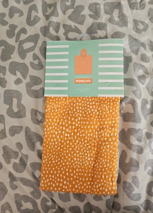 Poncho one size, merk: Swim Essentials, staat: Nieuw met prijskaartje, € 5,00, € 5,95 inclusief Kopersbescherming