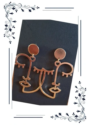 Boucles d'oreilles silhouette, staat: Heel goed, € 3,00, € 3,85 inclusief Kopersbescherming