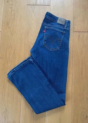 Jean Lévis vintage 524 superlow bootcut bleu marine W30 - Taille basse, marque: Levi's, état: Très bon état, taille: L / 40 / 12, 25,00 €, 26,95 € Protection acheteurs (Pro) incluse