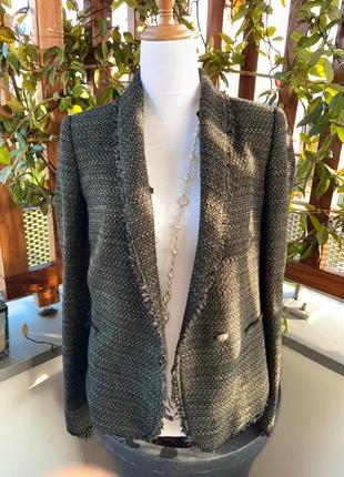 Blazer tweed taille 36 Zara, marque: Zara, état: Très bon état, taille: S / 36 / 8, 12,50 €, 13,83 € Protection acheteurs incluse