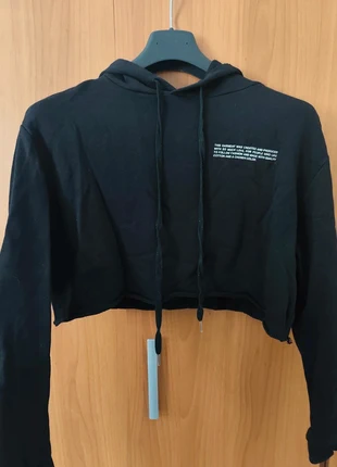 Felpa corta nera taglia unica, brand: Lumina, condizioni: Ottime, taglia: Taglia unica, €3.00, €3.85 include la Protezione acquisti