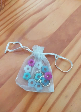 Anneaux doré et ses fleurettes, état: Neuf sans étiquette, 3,00 €, 3,85 € Protection acheteurs incluse