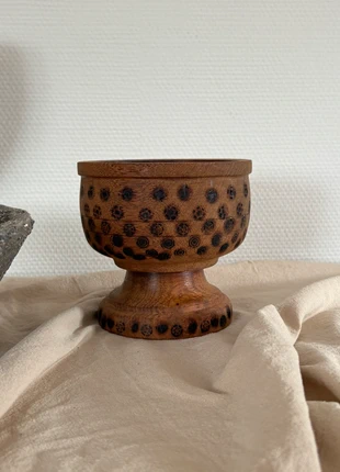 Vintage handmade houten schaal op voet met stippen, brand: Vintage Dressing, condizioni: Ottime, €18.00, €19.60 include la Protezione acquisti Pro