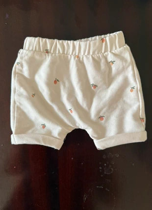 Calções de bebé H&M, brand: H&M, condizioni: Ottime, taglia: Fino a 1 mese / 50 cm, €1.00, €1.75 include la Protezione acquisti