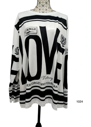 T-shirt Grande Taille 54 à Manches Longues – Motif “LOVE”, Style Streetwear Noir & Blanc, marca: Mylène, estado: Novo sem etiquetas, tamanho: 7XL / 54 / 26, €19.48, €21.15 inclui Proteção do Comprador Pro